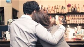 婚外情（示意圖／翻攝自Pakutaso）