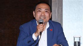 侯友宜堅持從六點繼續往下談。（圖/記者邱榮吉攝影）