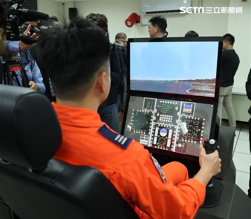勇鷹高教機模擬機。（圖/記者邱榮吉攝影）