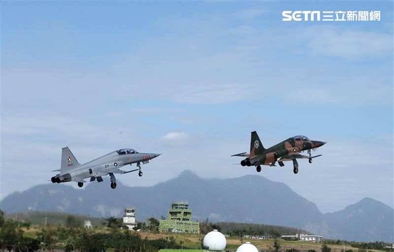 聞名中外假想敵中隊的「匪空優」、「匪地優」塗裝戰機，也正式走入歷史。。（圖/記者邱榮吉攝影）