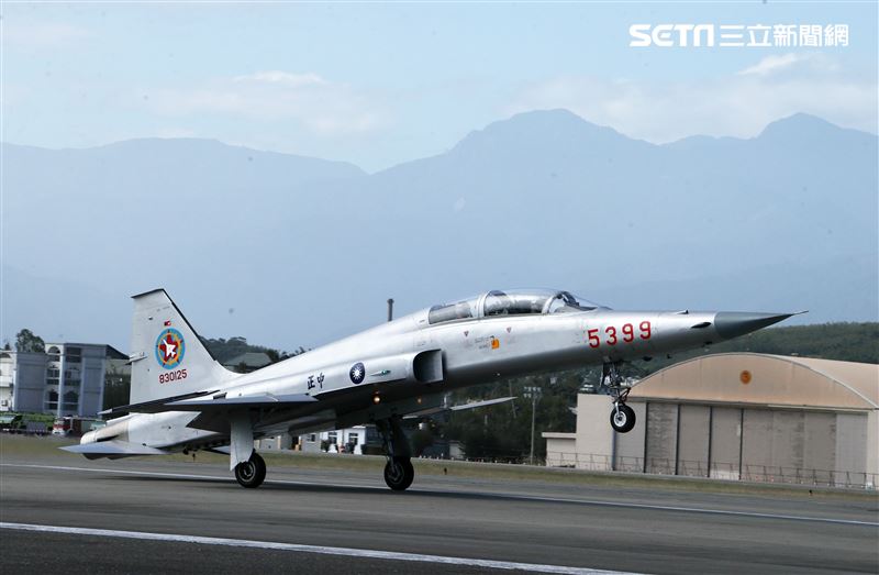 聞名中外假想敵中隊的「匪空優」、「匪地優」塗裝戰機，也正式走入歷史。。（圖/記者邱榮吉攝影）