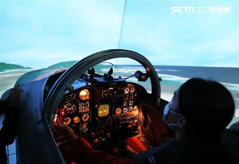 F-5E/F戰機模擬機。（圖/記者邱榮吉攝影）