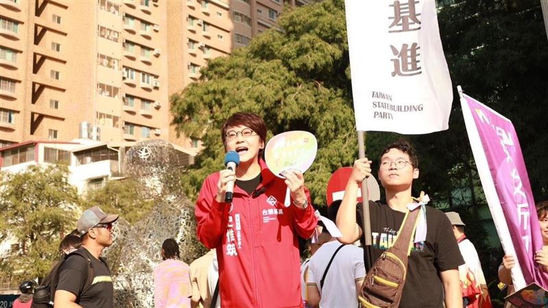 她憶台灣禁歌：民主不是喝手搖飲就可維持