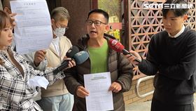 八仙塵暴彩色派對活動負責人呂忠吉前往台北地檢署按鈴告發侯友宜涉犯包庇罪。（圖／記者楊忠翰攝影）