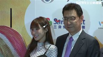 趙少康站林襄旁邊！貼超近　兩人互動曝光