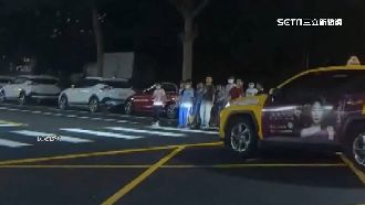 計程車直衝路口　騎士「急按喇叭」救學童