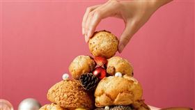 莓好冬季粉嫩登場！beard papa's草莓泡芙，12月限定上市。（圖／品牌業者提供）