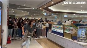 巨城,週年慶,首日,人潮（圖／記者羅欣怡攝影）