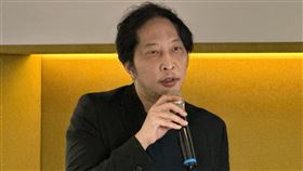 胡亦嘉：街口無端被捲入泰山經營權爭議食品廠泰山擬以新台幣36億元取得街口金融科技40.4%股權，遭市場派龍邦質疑程序違法。街口集團創辦人胡亦嘉8日召開記者會表示，街口不可能介入泰山經營權爭議，是無端被捲入的第三方。中央社記者吳家豪攝 112年5月8日