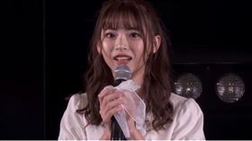 馬嘉伶稍早在公演時正式宣布從AKB48畢業。（組合圖／翻攝自X）