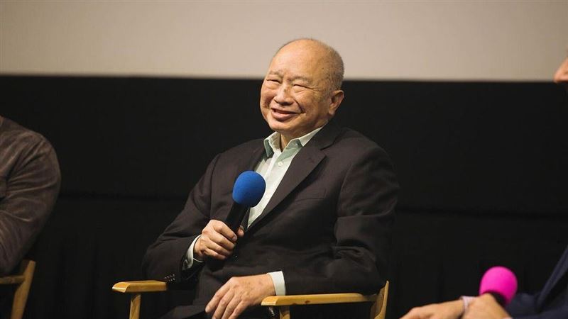 高齡79歲的導演吳宇森近日傳出開啟新黑幫作品。(圖/翻攝自lionsgate IG)