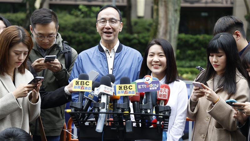 徐巧芯涉賄仍繼續發麵：不要吃米不知米價