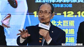 ▲台北大巨蛋啟用儀式，「世界全壘打王」王貞治接受媒體聯防。（圖／記者劉彥池攝影）