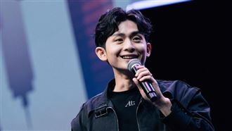 博恩賀瓏突公開道歉！憔悴鞠躬上萬觀眾