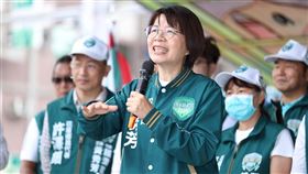 拚連任批抹黑  黃秀芳：相信人在做天在看民進黨籍彰化縣第2選區立委黃秀芳（中）力拚連任，3日成立花壇鄉聯合後援會。黃秀芳指出，對手陣營選舉都靠抹黑，這些都是國民黨手法，但她相信「人在做，天在看」，未來也會投入更多心力，爭取更多建設回報鄉親。（黃秀芳團隊提供）中央社記者蕭博陽彰化縣傳真  112年12月3日