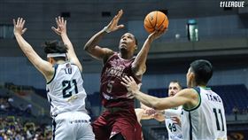 獵鷹靠著手感火燙的金恩，單場猛轟33分，帶領球隊拿下新球季首勝。（圖／T1聯盟提供）