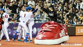 ▲亞錦賽開幕典禮，歌手謝金燕擔任開場嘉賓。（圖／記者劉彥池攝影）