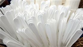 免洗湯匙,塑膠湯匙,餐具, 示意圖／Pixabay
