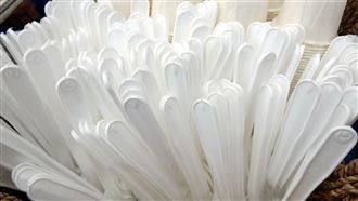 大腦塑膠微粒多到做湯匙　1物少喝可改善