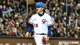 ▲亞錦賽開幕戰，台灣隊先發投手徐若熙抓下7局最後1個出局數怒吼。（圖／記者劉彥池攝影）