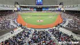 ▲亞錦賽開幕戰，台北大巨蛋湧進17000名觀眾。（圖／記者劉彥池攝影）