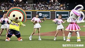 ▲亞錦賽開幕戰，統一Uni Girls和Open家族賽前演出。（圖／記者劉彥池攝影）