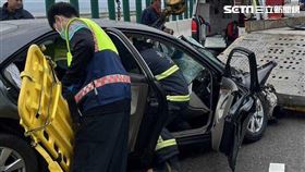 台61彰化大城路段小客車、槽車車禍，1人命危。（圖／民眾提供）