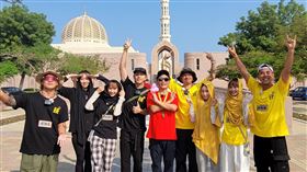 竇智孔（左起）、胡祖薇、粿粿、謝坤達、吳宗憲、林柏昇、篠崎泫、葉星辰、柯有倫赴中東錄影（圖／好看娛樂提供）