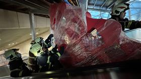 新北,板橋,捷運站,3號出口,受困,廣告看板,