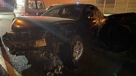 國道一號北上328.3公里處事故佔據全線車道。（圖／翻攝畫面）