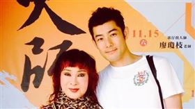 施易男與媽媽小明明（圖／翻攝自臉書）