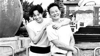 徐新洋放黑白照喊：親愛的爸　徐乃麟發聲