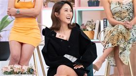 大元被小Ｓ問與鼓鼓交往多年不膩嗎，她甜回：「不膩啊」感情相當甜蜜。（圖／東森提供）