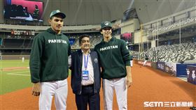 ▲巴基斯坦投手汗（Musharaf Khan）、領隊阿里（Shah Ali）、帥哥投手揚（Amaan Jan Khan）。（圖／記者張沛嘉攝影）