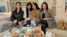 李靚蕾昨（4日）在IG限時動態貼出與關穎、蔡依倫、香蜜拉的合照，可見4人在法國餐廳「Restaurant A」享用美食，李靚蕾特別用動態貼圖「Girls Time」（女孩們的時光），展露好心情。