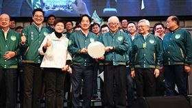 民進黨黨主席暨總統候選人賴清德今（5）日傍晚赴新竹市出席「賴清德、林志潔科技後援會成立大會」（圖／賴清德競總提供)