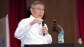 民眾黨主席、總統參選人柯文哲近來民調呈現下滑態勢。（圖／翻攝自柯文哲臉書）