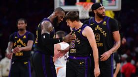 ▲湖人3分差擊敗太陽晉級季中錦標賽4強。（圖／路透社／達志影像）