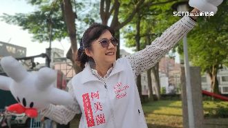 柯美蘭路口拉票！柯文哲宣傳車助陣卻違停