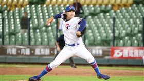 ▲賴延峰4局只用42球，其中只有9顆壞球，被香港敲4安掉2分。（圖／中華棒協提供）