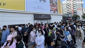 新／高雄唐吉訶德開幕了！排隊人潮曝光