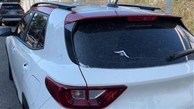 台中高鐵停車格遭「隨機開槍」，無辜駕駛坐車內，被連射3彈，驚嚇報警