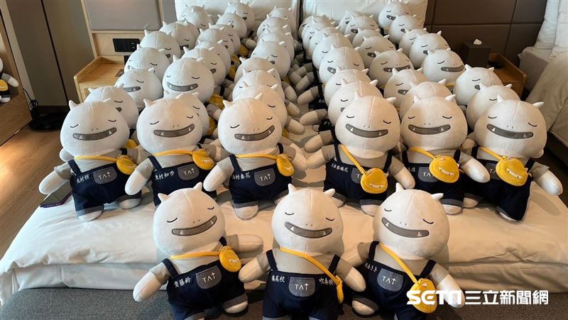 飯店太有心！「橘色惡魔」繡名娃娃搶先曝