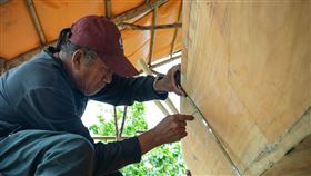 文總最新一集《匠人魂》－造一艘船離開陸地，紀錄達悟族親海、敬海的族群精神。（圖／文化總會攝影）