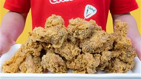 兩桶「1公斤腿排桶」內用及外帶特價只要$450。（圖／品牌業者提供）