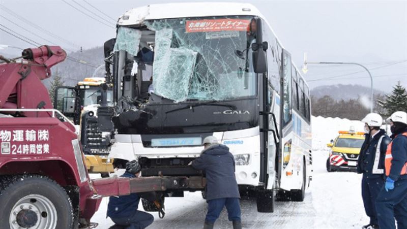 北海道觀光巴士車禍！含台旅客現場畫面曝