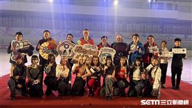 臺北小巨蛋冰上樂園歡慶入場人數突破500萬大關暨週年慶，8日盛大舉辦「聖誕滑冰派對」，首度包下整個冰上樂園辦趴狂歡。（圖／記者蔡厚瑄攝影）