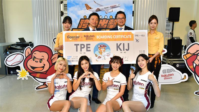 虎航、桃猿再推彩繪機　樂天女孩驚喜現身