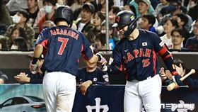 ▲亞錦賽台、日戰，日本隊一壘手丸山壯史敲出安打先馳得點。（圖／記者劉彥池攝影）