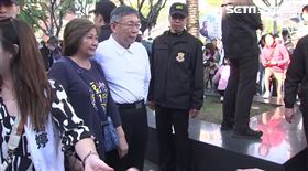 ▲柯文哲淡水老街掃街受訪